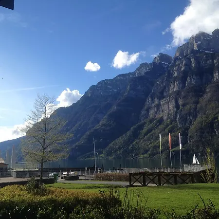 Marina Walensee מלון אונטרטרזן