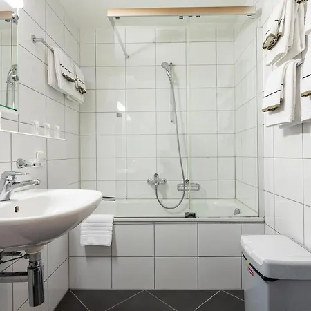 Hotel Marina Walensee 3*